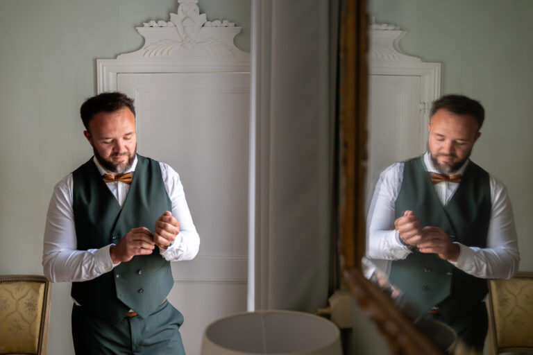 Photographe mariage Drôme Domaine de Chavagnac - Préparatifs marié
