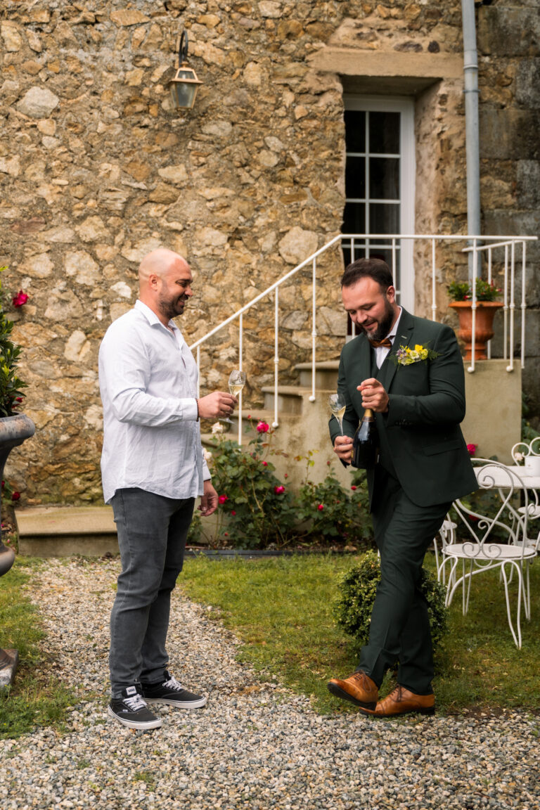 Photographe mariage Drôme Domaine de Chavagnac - Préparatifs marié