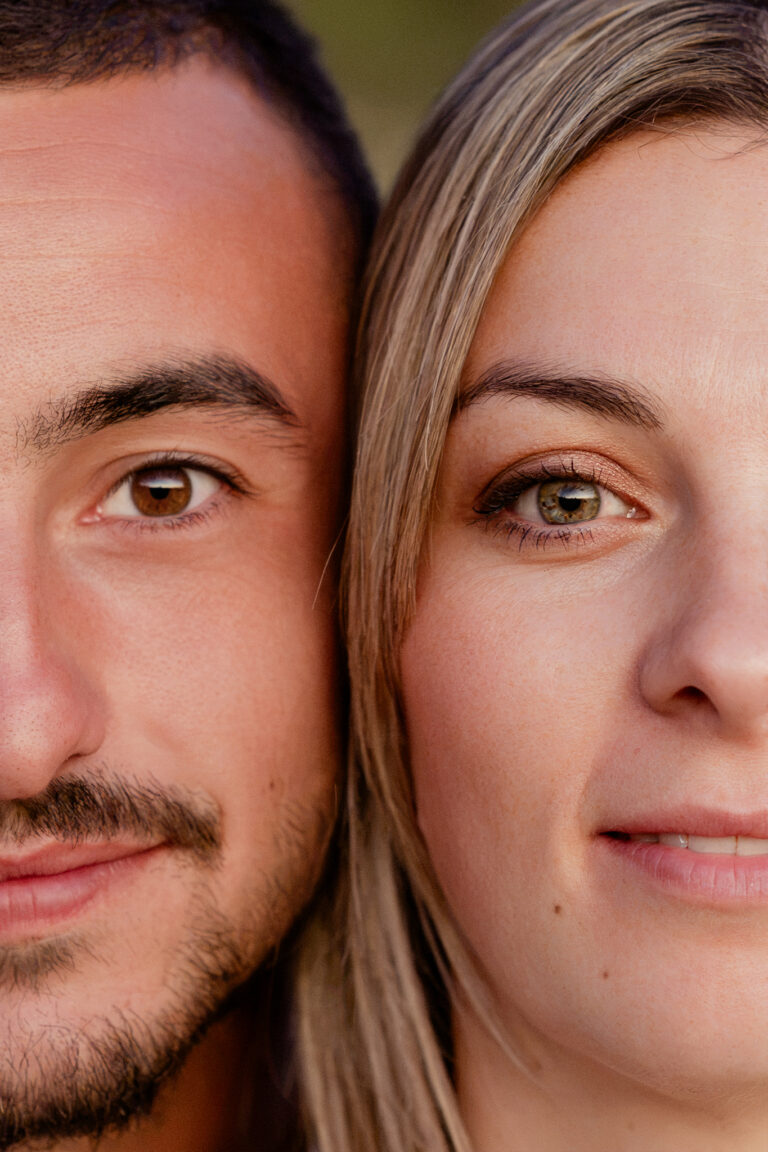 Photographe mariage couple Morez Jura Genève Lausanne Champagnole Lons-le-Saunier Besançon – portrait de couple joue contre joue
